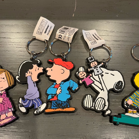 RARE Lot of 5 Peanuts Snoopy Applause Keychains - Picture 2 of 7